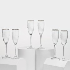 A set of glass glasses 