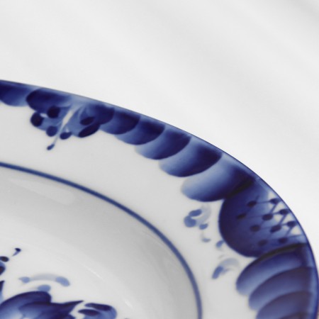 Plate "flowers", flat, d = 24 cm, h = 2 cm, gzhel-1