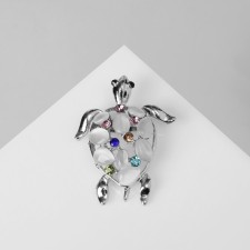 Brooch 