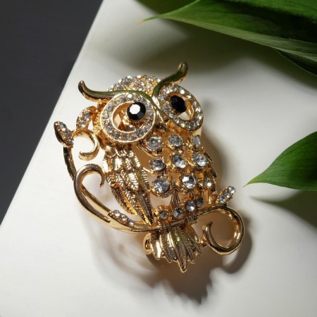 Brooch "Flilly Flood" on a branch, white color in gold-2