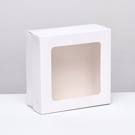 Confectionery packaging, white, 17 x 17 x 8 cm