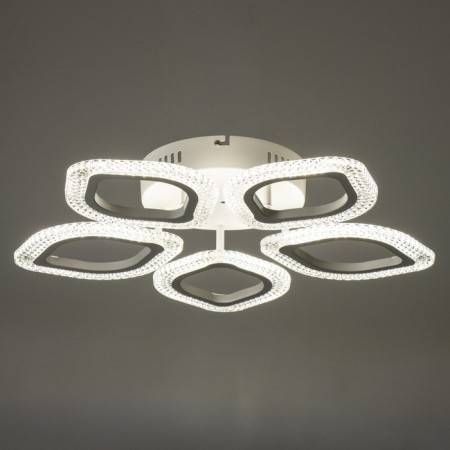 The chandelier is LED DIM. Losanga du 3 dir. Ø53.5x7.5 68W White Ritter-4