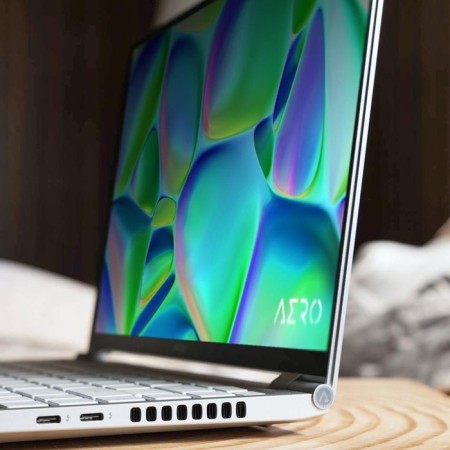 Gigabyte Aero 14 Core i7 13700h 16GB SSD1TB NVIDIA GeForce RTX4050 6GB 14 "OLED QHD 102941-7