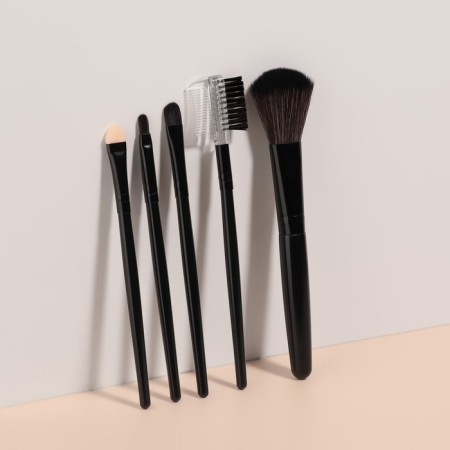 A set of makeup brushes, 5 items, PVC chech, black color-2