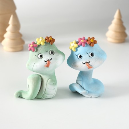 Polystone souvenir "Snake with a flower wreath" MIX 4.5x4x6.5 cm