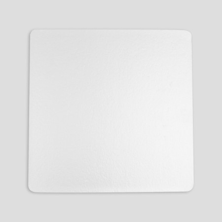 The substrate is reinforced, 28 x 28 cm, gold-mesh, 3.2 mm-2