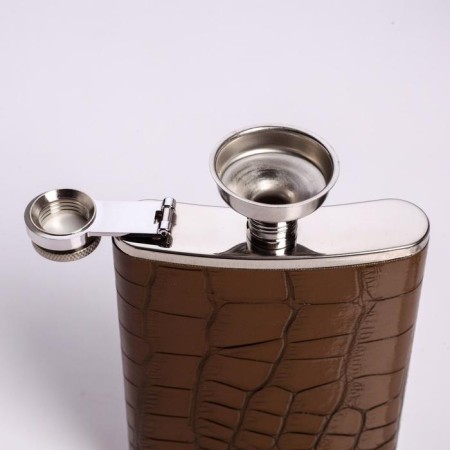 Gift set "Eagle" 6 in 1: Flabog 270 ml, 4 glasses, funnel, 17 x 17 cm-3