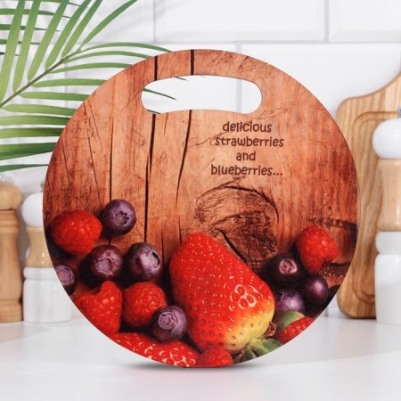 Defense and serving board with "Berries" decor d25x0.55 cm, plywood-1