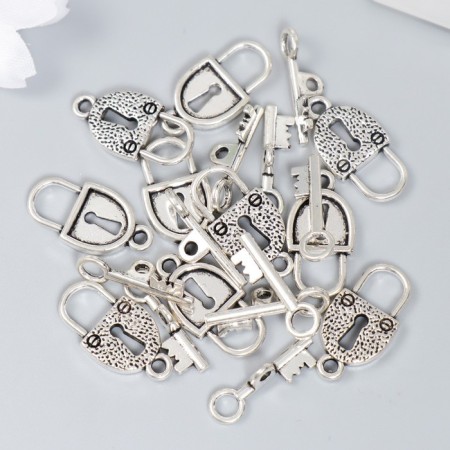 Decor Metal "Layer and Key" 2x1.8 cm-2