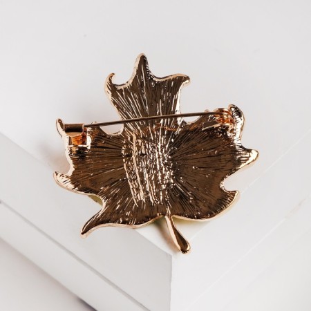 Brooch "Liszt" Maple, Orange-green color in gold-2