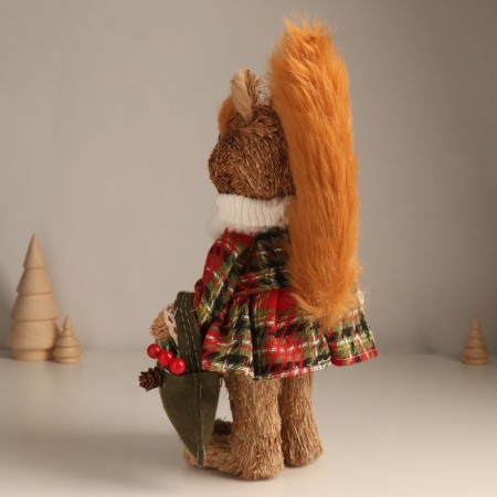 Decor "Squirrel in a winter dress with a handbag" 29.5x16x10 cm-1