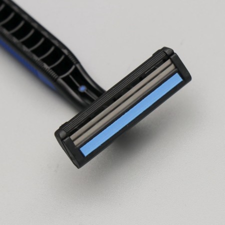 A razor of an extra with two stainless blades with a moisturizing strip, shaving cream 10 g-2