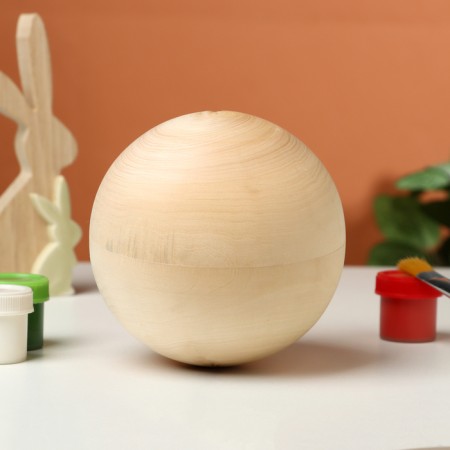 The ball is accurate, opened, 12 cm