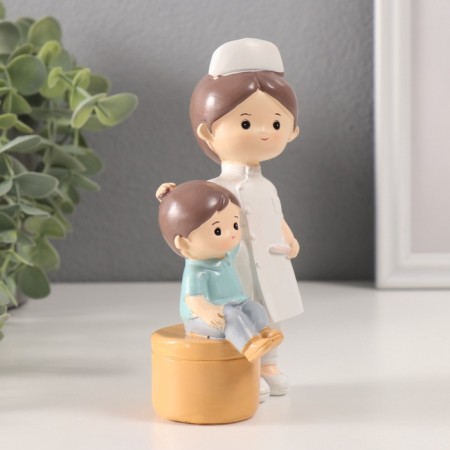 Souvenir Polystone "Cute Doctor with a Little Patient" MIX 5x7.5x15 cm-2