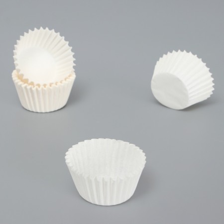 White tartlet, 3.5 x 2.5 cm