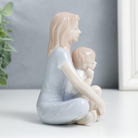 Souvenir Ceramics "Mom with Son" 12x9x7.5 cm-1