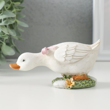 Polystone souvenir "Gusenok with a pink bow in a clearing" 12x5x5.5 cm