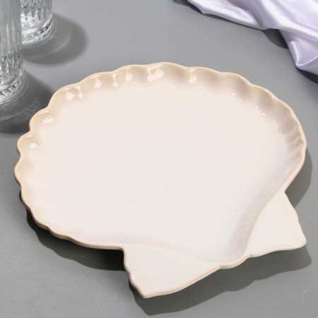 Ceramic "Sea shell" dish, 27 x 25 cm, white color-1