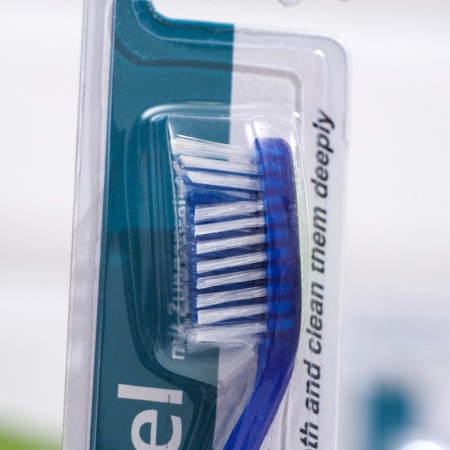 DAS Experten Mitter dental brush, ergonomic stubble, medium hardness-1