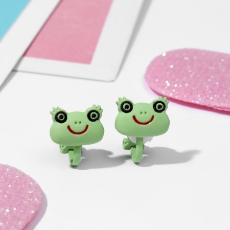 Children's clips "chosen" frogs, green color