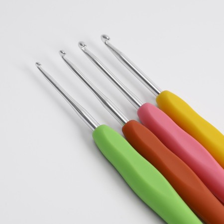 A set of hooks for knitting, D = 2-3.5 mm, 14 cm, 4 pcs, colorful color-3