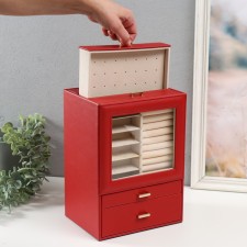 Casket to the leatherette for jewelry 