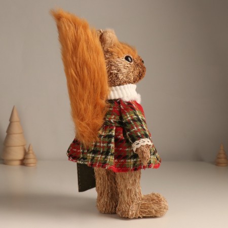 Decor "Squirrel in a winter dress with a handbag" 29.5x16x10 cm-2