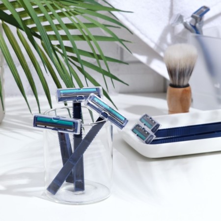 Hard -free disposable machines "My choice" with a moisturizing strip, 2 blades, blue, 5 pcs.-2