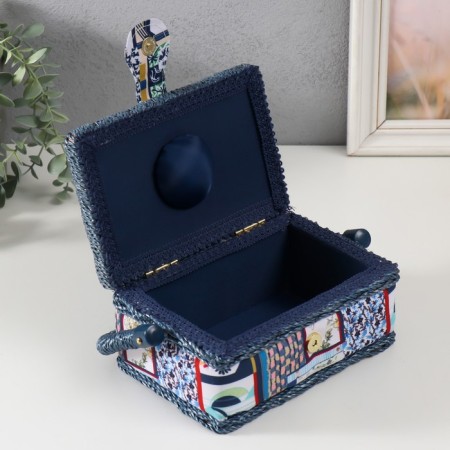 Casket for needlework "Patchwork. Blue flowers" 18x12x9.5 cm-2