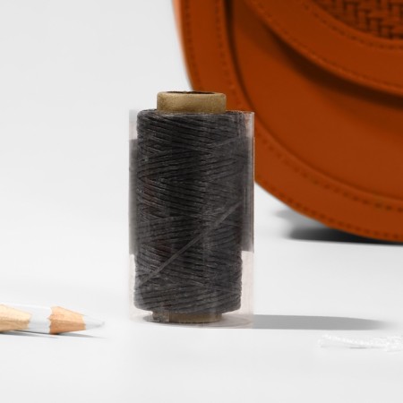 The threads are waxed, flat, 150d/16, 0.8 mm, 50 ± 2 m, the color is gray-4