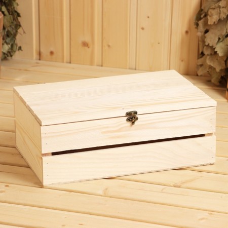 Wooden box 35 × 23 × 14 cm Gift with a rack cover, with a lock