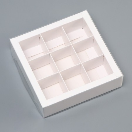 Box for 9 sweets, 13.7 x 13.7 x 3.5 cm. Confectionery packaging-1