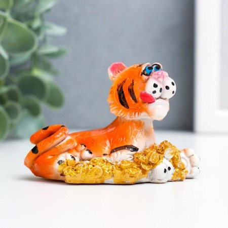 Polystone souvenir "Blue -eyed tiger with coins/bills" MIX 4x4x10 cm-1