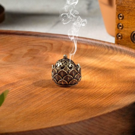 Kurilnitsa for incense cones "Lotus", 3x2.9 cm