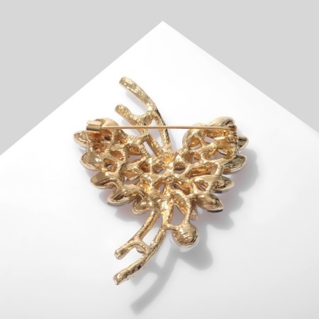 Brooch "Butterfly" with bead, color in gold-1