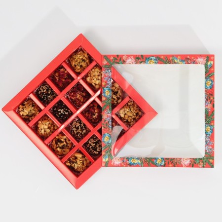 Box for 16 sweets with “Bright New Year” cells 17.7 x 17.7 x 3.8 cm, New Year-4
