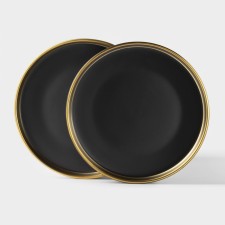 A set of porcelain plates 