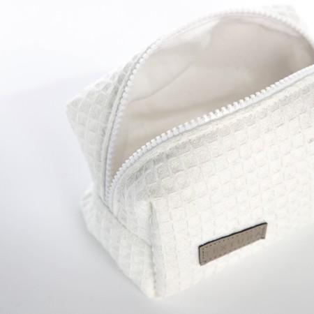 Cosmetic bag at the lightning textura, white color-7