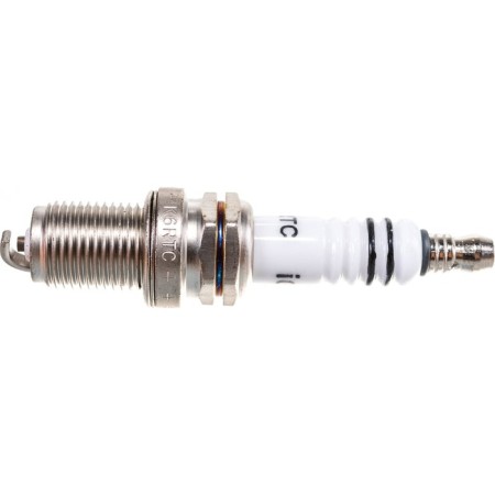 The spark plug Champion IGP K6RTC, for 4T engines, thread 14x1.25 mm, thread length 19 mm 10719-1