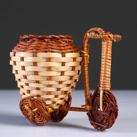 Wicker souvenirs (bicycle) 15x9 cm H 12 cm. (Cut bamboo)