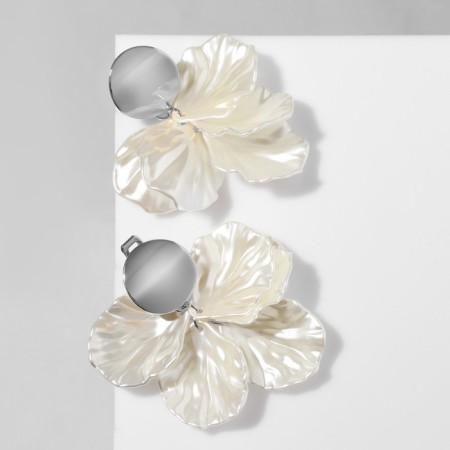Clips "Breeze", white color in silver-2