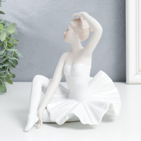 Souvenir Ceramics "Ballet" 17x14x16 cm-3