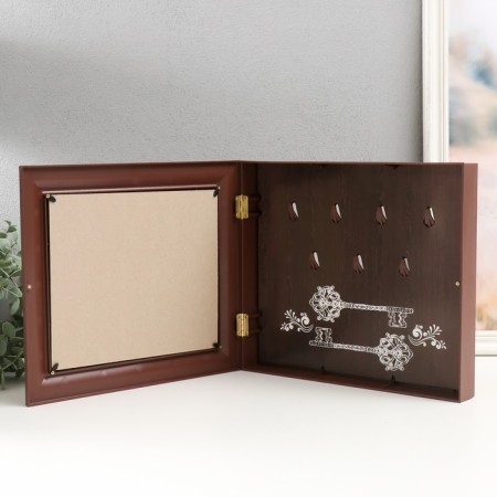 Key closed "Key" 26.5x31.5 cm nut-2