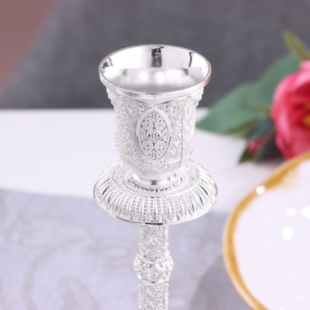 A set of 2 candlesticks, metal, 8 x 8 x 16.5 cm-2