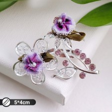 Brooch 