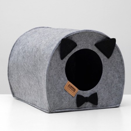 Animal house from the felt "Gentleman Board", 33 x 33 x 45 cm