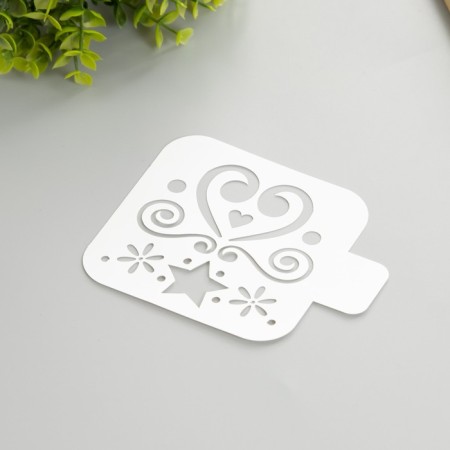 Plastic stencil "Heart" 9x9 cm-1