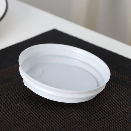 A plastic disposable lid for a white glass, with a valve, d = 8 cm-3