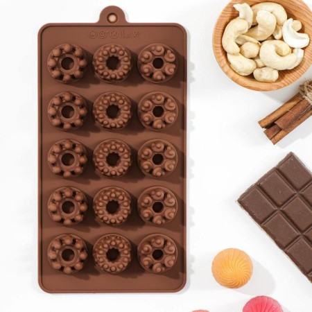 The form for jewelry "Dolce", silicone, 20 × 11 × 1.8 cm, 15 cells, brown color