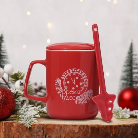 Ceramic mug with a spoon and lid "Miracles Time", 400 ml, red color-1